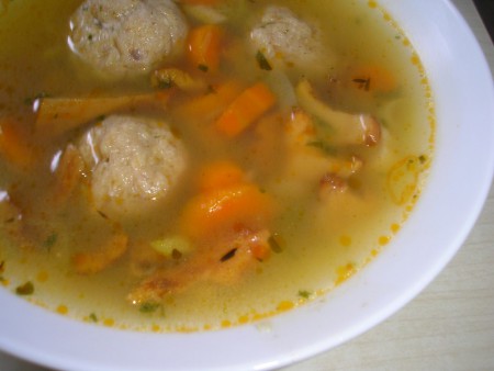 Rókagombaleves gombóccal.